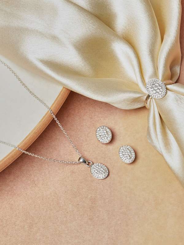 Voylla gold shop plated necklace set