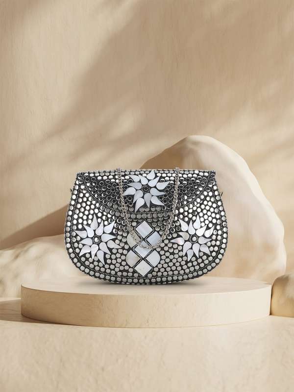 Myntra clutches hotsell