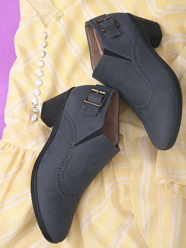 Myntra boots store