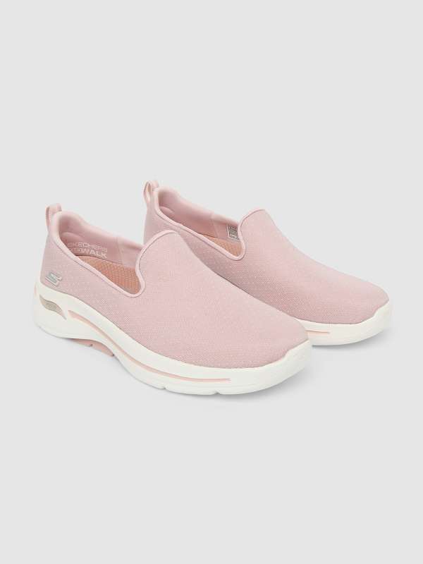 Skechers shoes outlet on myntra