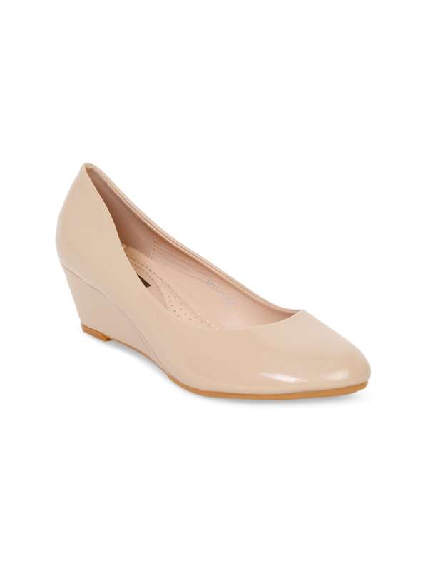 Flat best sale shoes wedges