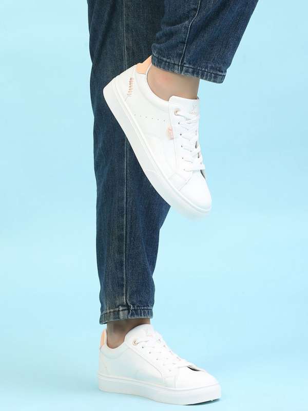 Myntra footwear women's store