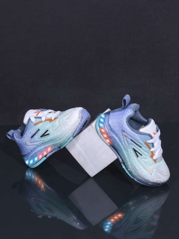 Sports shoes under 800 online