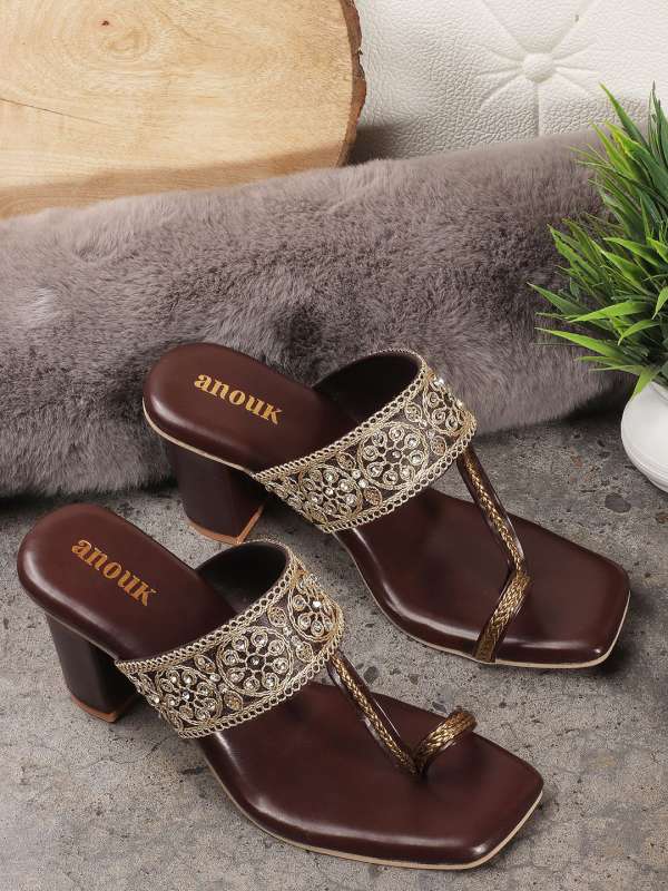 Broad heel sandal 2025
