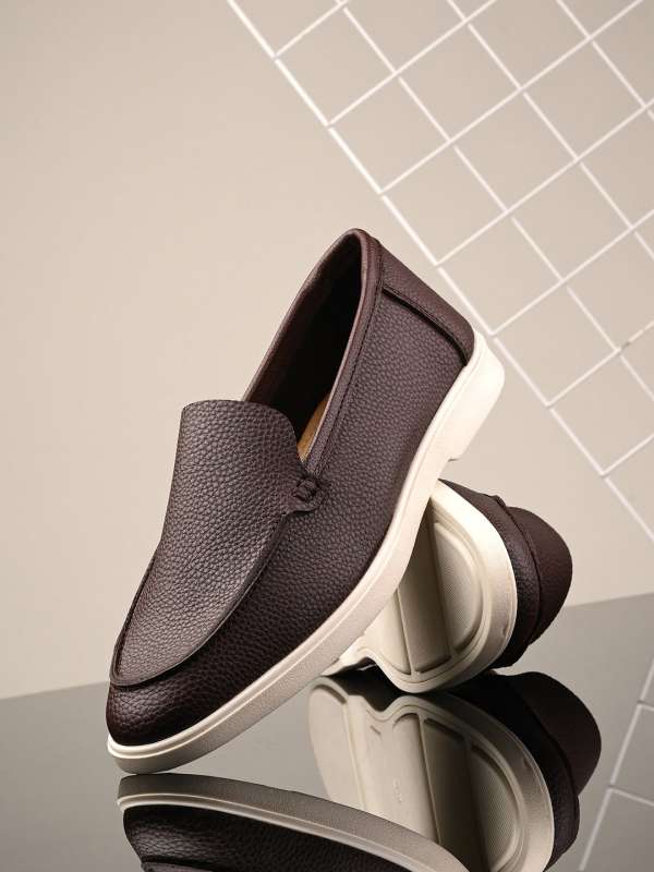 Myntra slip on shoes deals