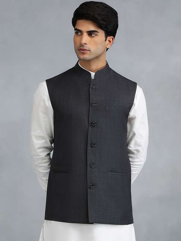 Formal dress with jacket for men top