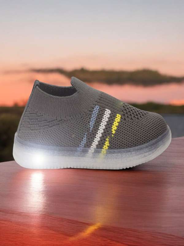 Ladies metallic sneakers discount