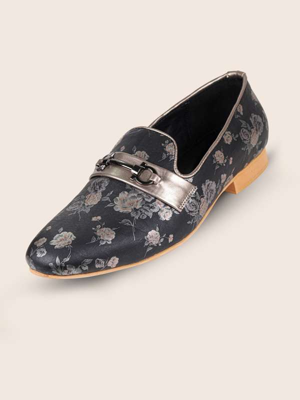 Mantra online shopping footwear outlet