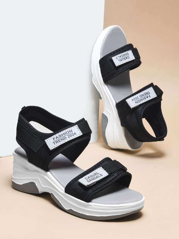 Floaters sandals online shopping hot sale