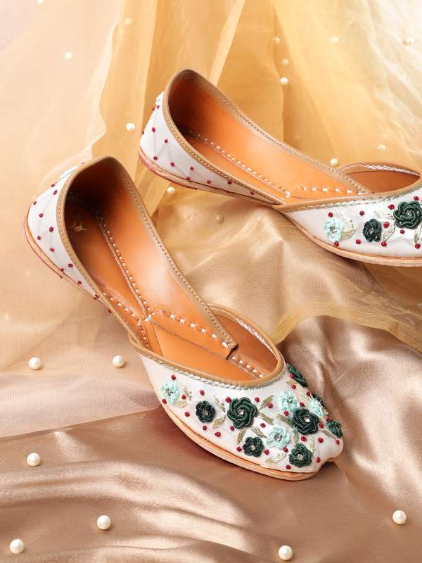 Women's embroidered flat shoes on sale