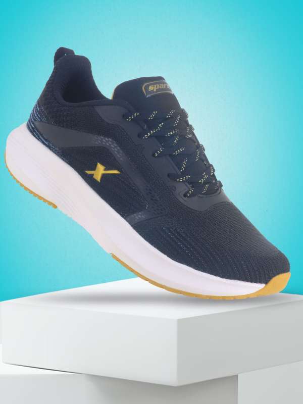 Cr7 tennis shoes cheap