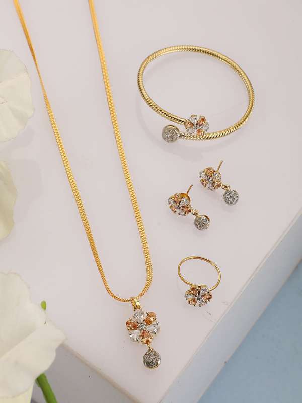 Simple gold pendant and earring set store