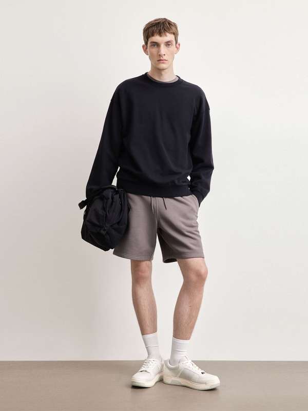 Loose neck sweatshirt hotsell