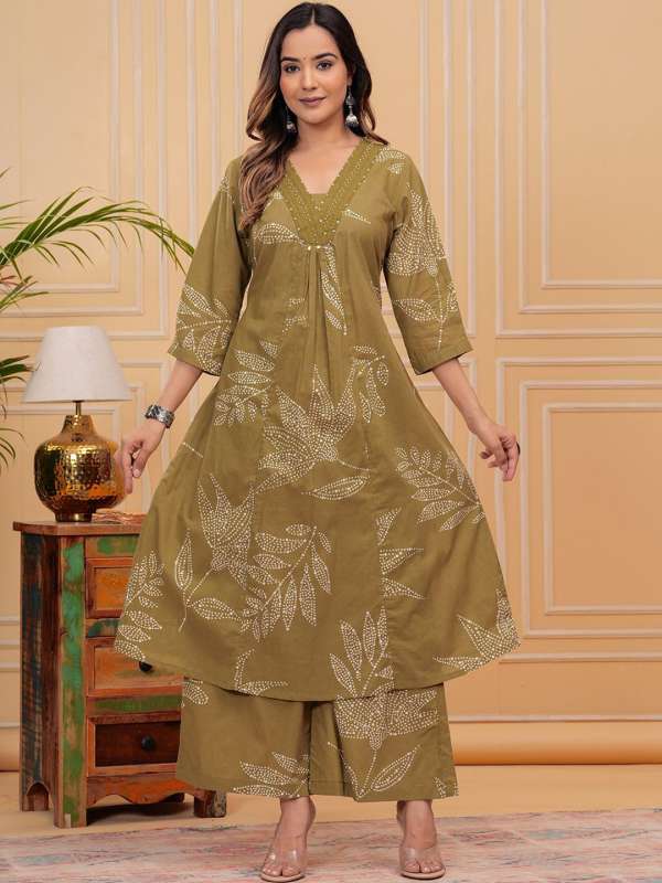 Shop Beautiful Meena Bazaar Suits for Festive Celebrations