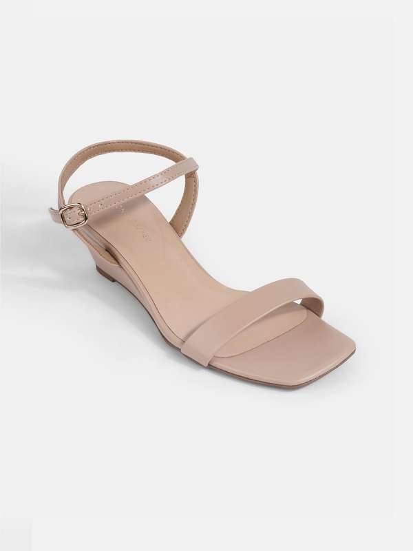 Lemon pepper sandals discount