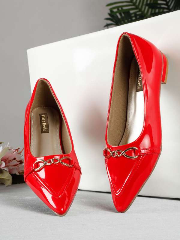Pointed toe bellies top