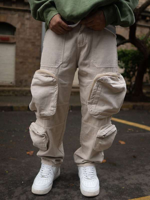 White cargos 2025