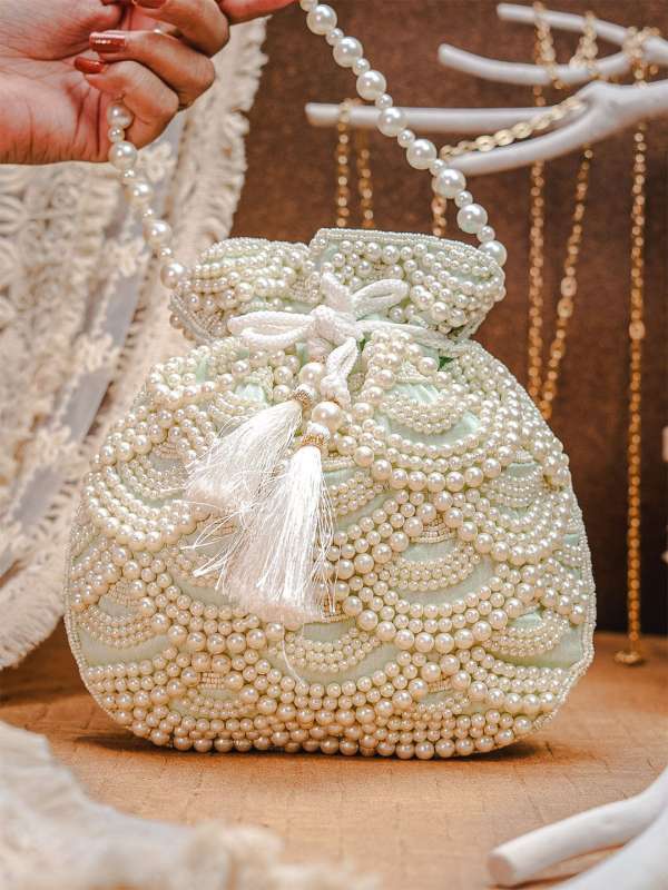 Bags and clutches clearance