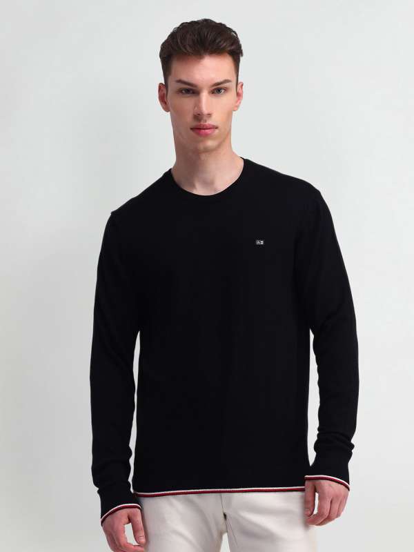 Tight black sweatshirt on sale