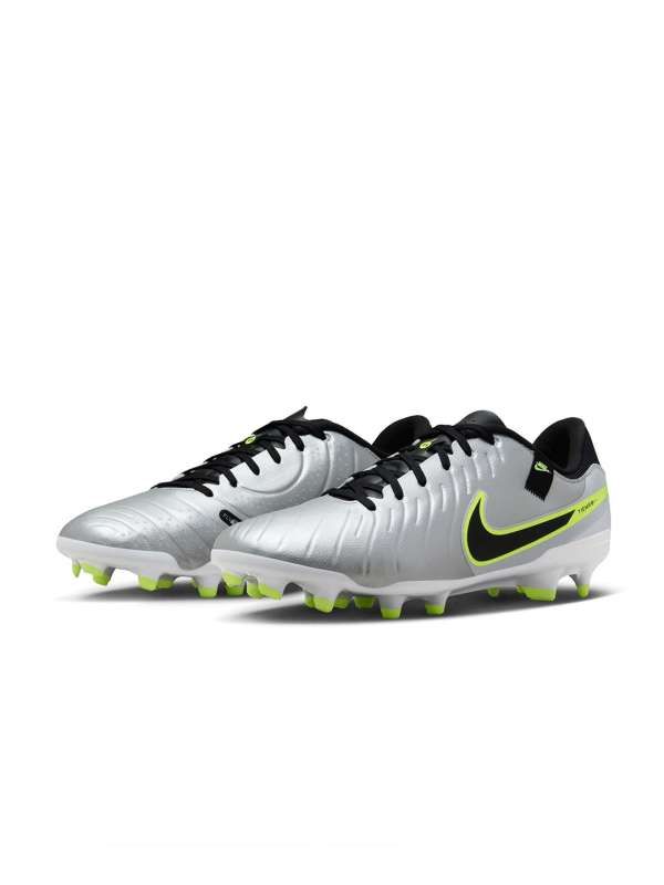 Football Shoes Below Rs 1000 Buy Football Shoes Below Rs 1000 online in India