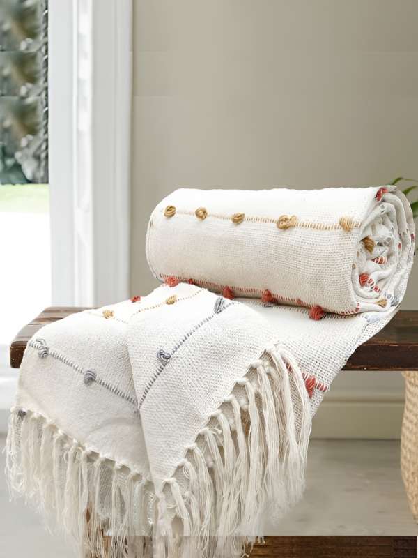 Throw Shop for Stylish Sofa Throws Online at Best Price Myntra