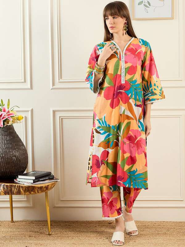 Mona kurtis online