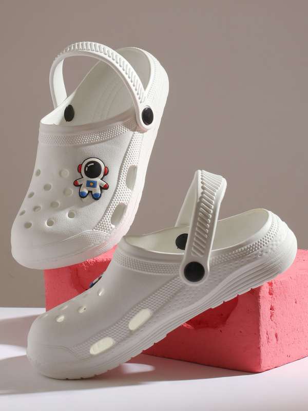 Footwear on myntra discount