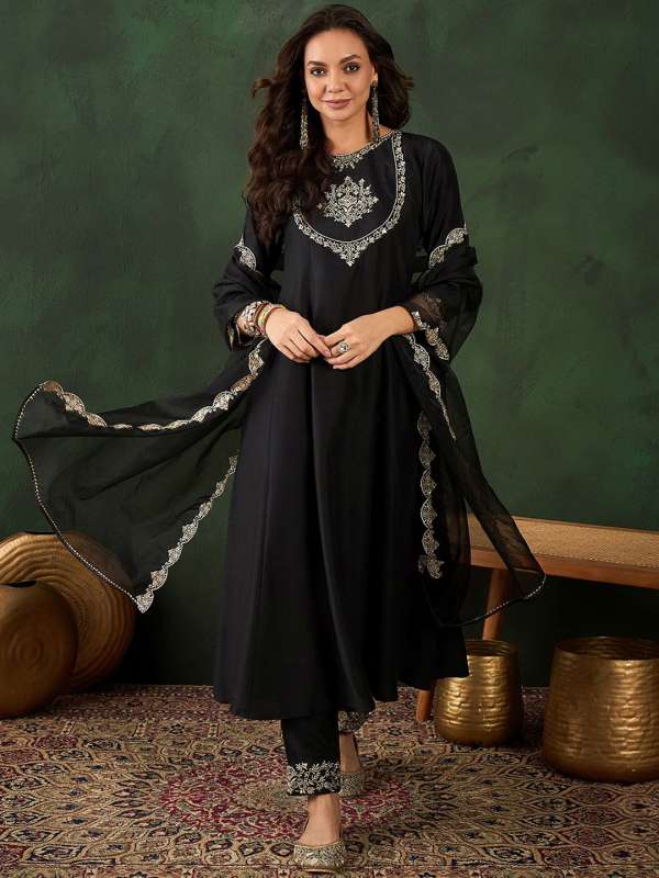 Black kurtis online myntra deals