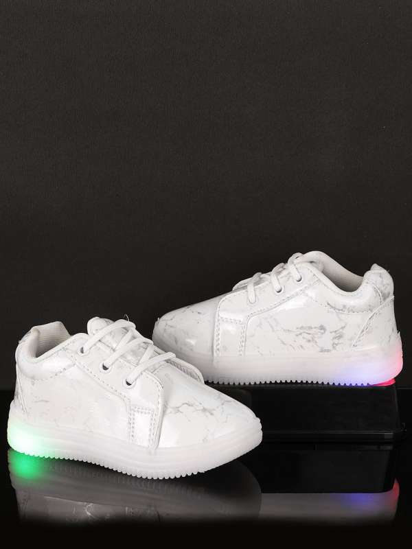 Infant white canvas shoes hotsell