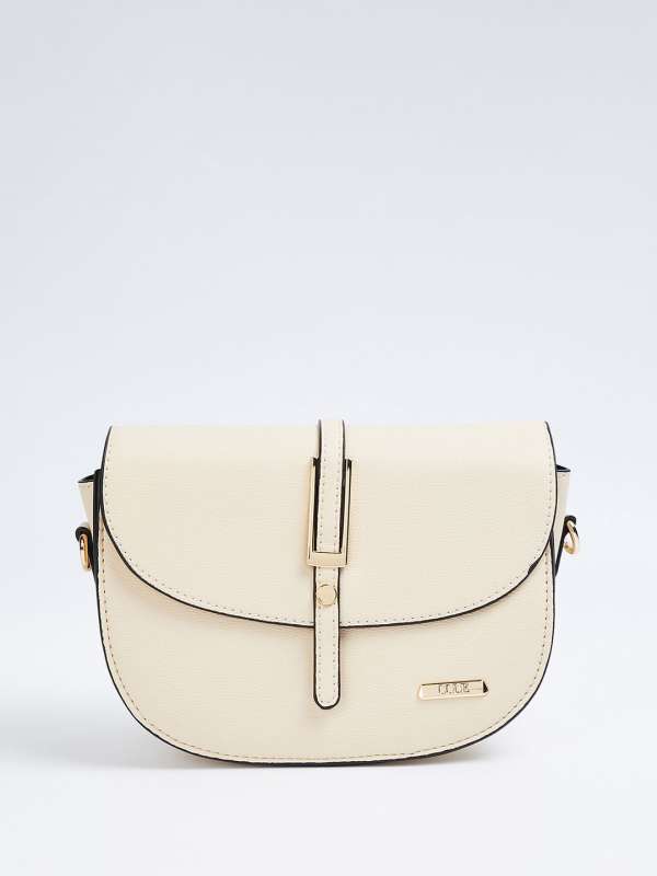 Lifestyle sling bag online on sale