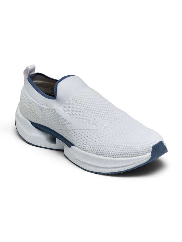 Shoes under 3000 rupees top