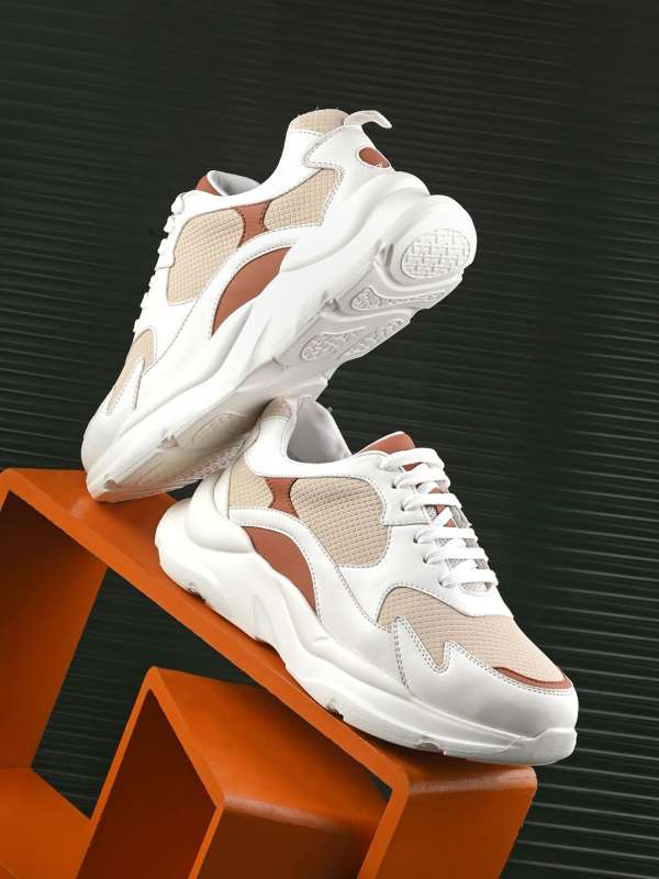 Sneakers with chunky sole hot sale