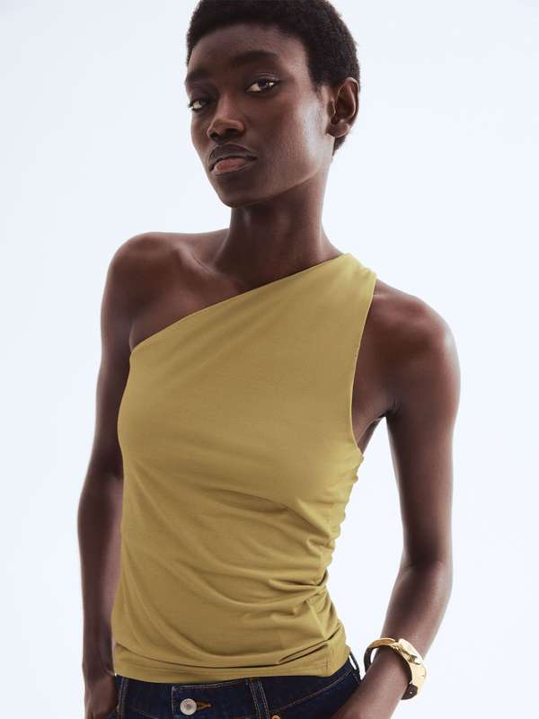 sleeveless shoulderless tops