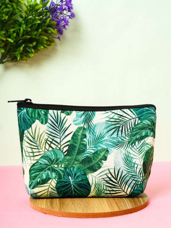 Makeup pouch clearance myntra