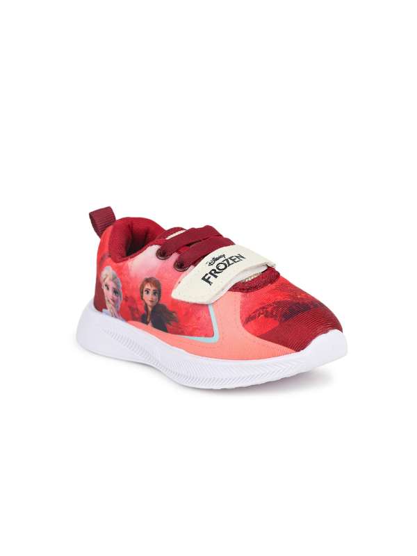 Casual shoes outlet below 300