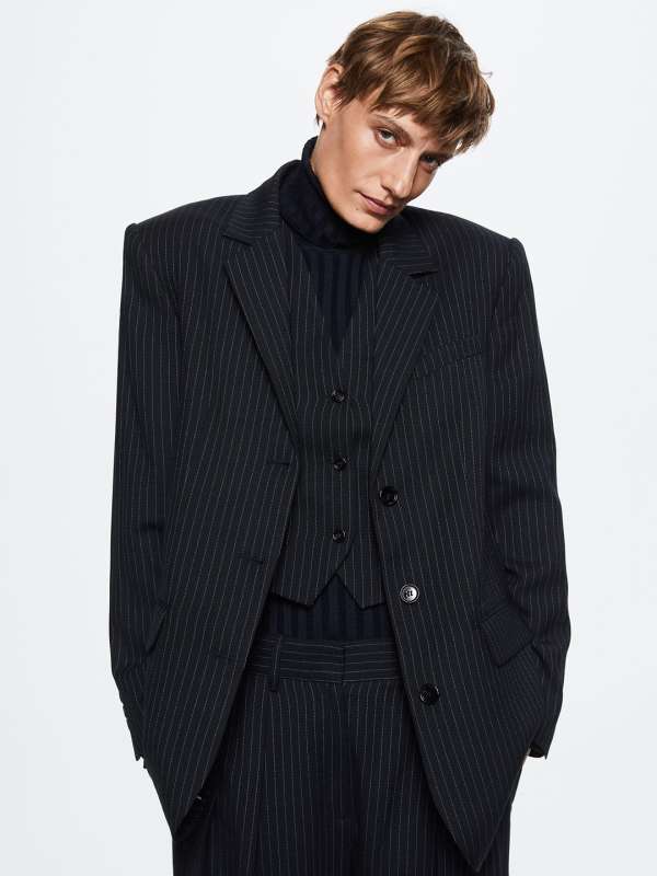 Black blazer with white lines 2025