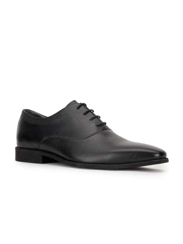 Bata black discount oxford shoes