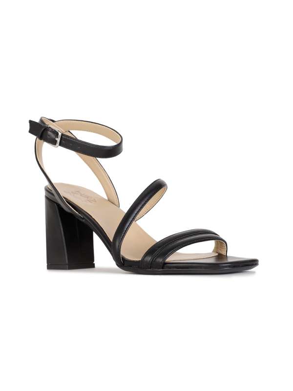 Naturalizer strappy hotsell heels
