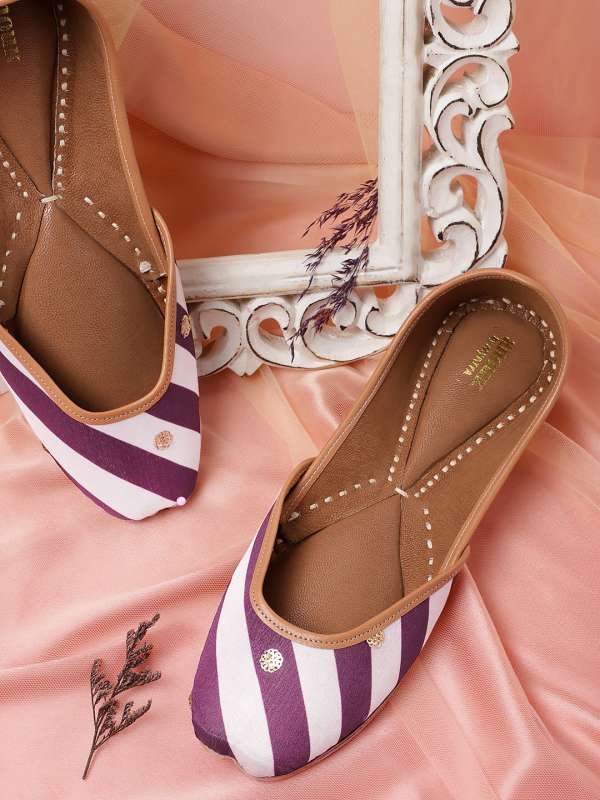 Striped store flat shoes