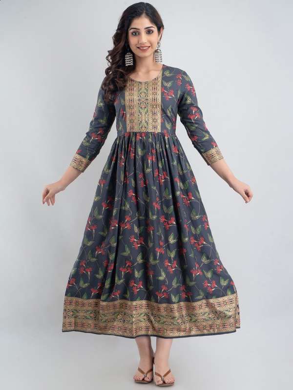 70% OFF on Ira Soleil Women Black Solid Asymmetric Kurta on Myntra |  PaisaWapas.com