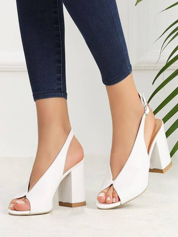 Freesia - Ankle-Strap Chunky-Heel Closed Toe Sandals | YesStyle-hautamhiepplus.vn