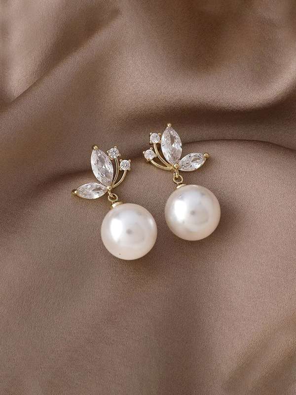 White pearl earrings online on sale