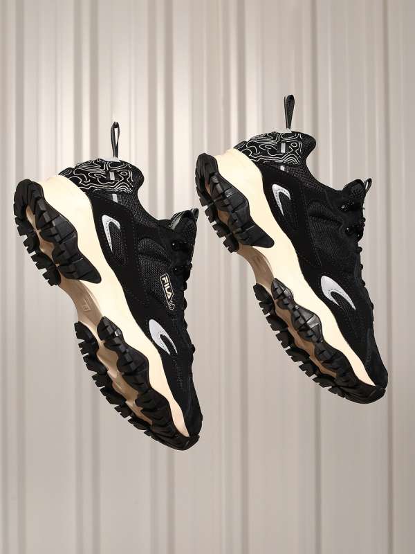 Fila non hotsell marking shoes