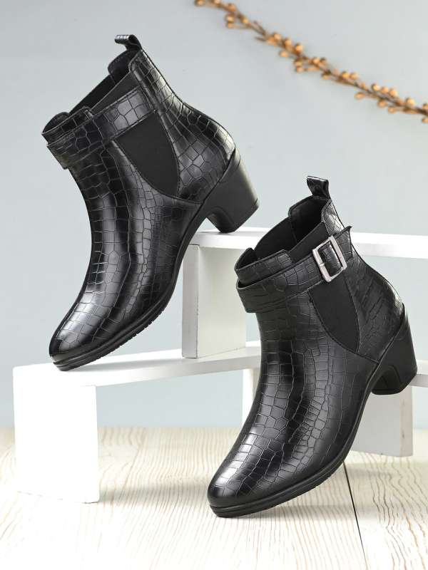 Buy Black Boots For Women Online Get Up To 80 Off Myntra