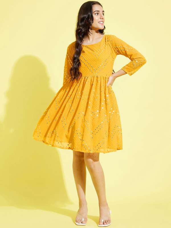 Yellow colour dress for girls discount