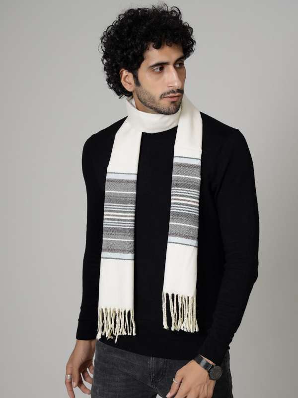 White kurta pajama with muffler store
