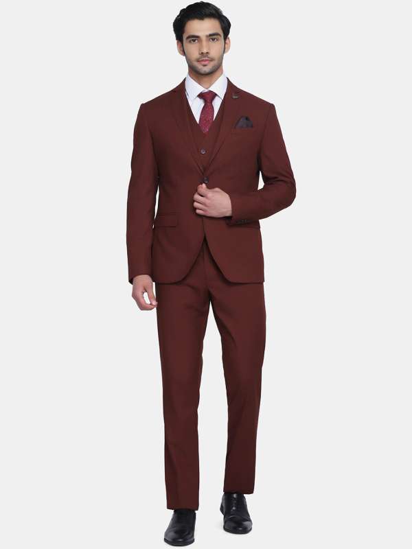 3 piece Men Business Suit at Rs 2350/set in New Delhi