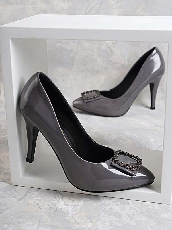 Grey stilettos top