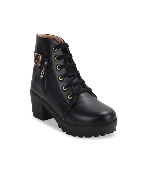 Girls flat black boots top