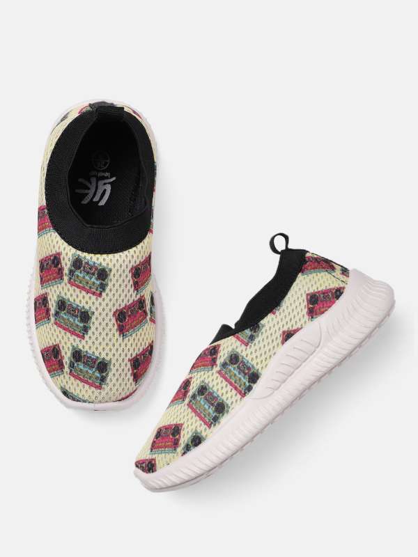 Shoes for boys under on sale 400